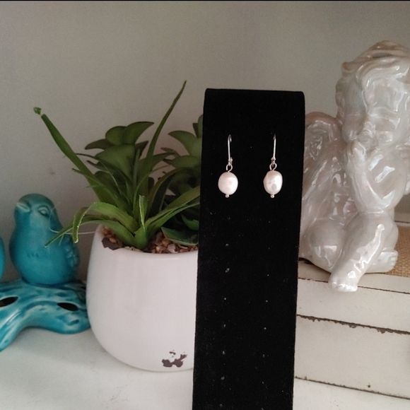 Freshwater Pearl Earrings - Picture 3 of 3